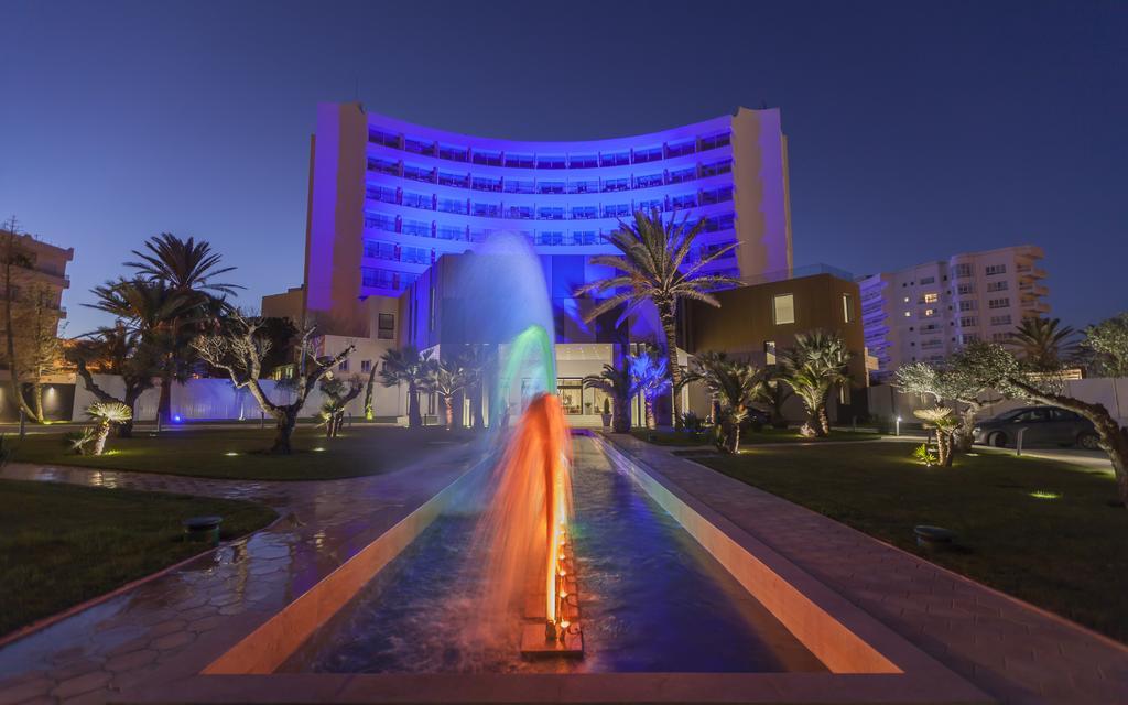 Sousse Pearl Marriott Resort & Spa Exterior foto The hotel at night