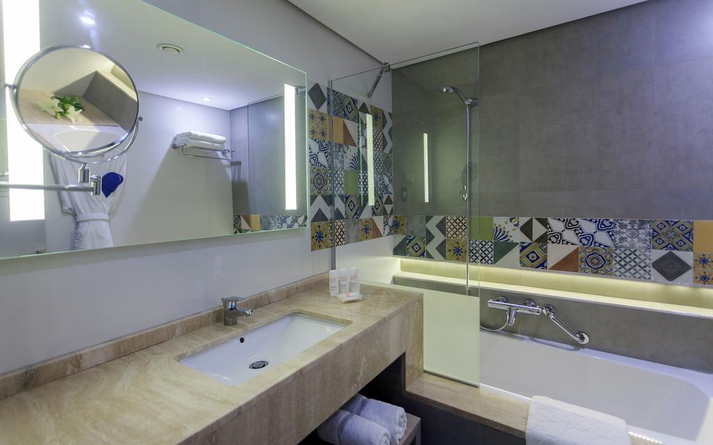 Sousse Pearl Marriott Resort & Spa Exterior foto Bathroom